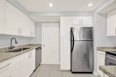 3505 S Ocean Dr #318, Hollywood, FL 33019 - Photo 18