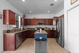 3573 W 93rd Pl, Hialeah, FL 33018 - Photo 8