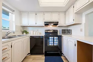 401 Charlemagne Blvd, Naples, FL 34112 - Photo 6