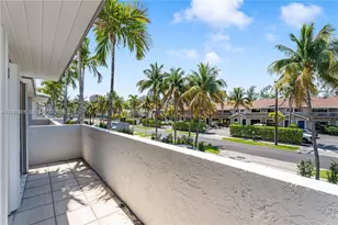 3811 NE 166th St, North Miami Beach, FL 33160 - Photo 22