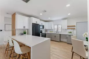6161 NE 7th Ave, Oakland Park, FL 33334 - Photo 18