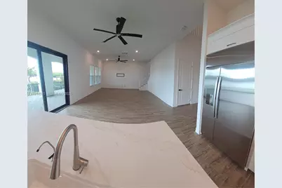 1112 Seagrape Dr, Other City - In The State Of Florida, FL 33570 - Photo 12