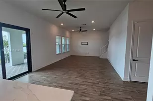 1112 Seagrape Dr, Other City - In The State Of Florida, FL 33570 - Photo 10