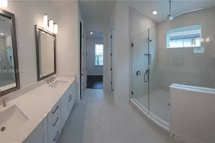 1112 Seagrape Dr, Other City - In The State Of Florida, FL 33570 - Photo 6