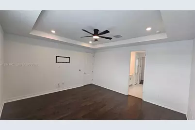 1112 Seagrape Dr, Other City - In The State Of Florida, FL 33570 - Photo 4