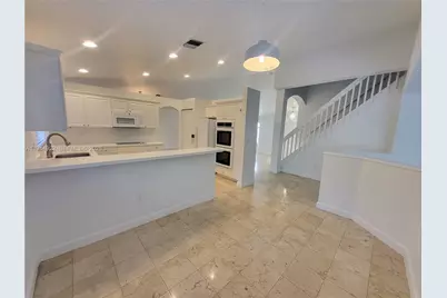 11373 NW 65th St, Doral, FL 33178 - Photo 8