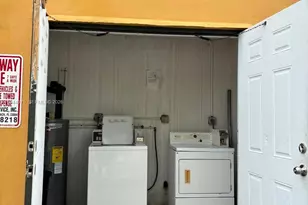 1702 McKinley St, Hollywood, FL 33020 - Photo 10