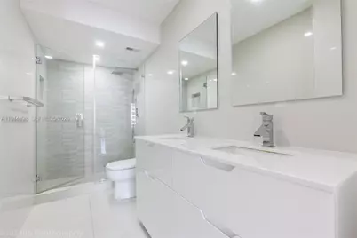 5555 Collins Ave #9U, Miami Beach, FL 33140 - Photo 28