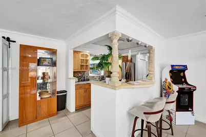 2101 NE 25th St, Wilton Manors, FL 33305 - Photo 14