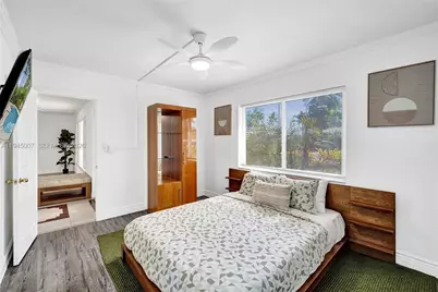 2101 NE 25th St, Wilton Manors, FL 33305 - Photo 34