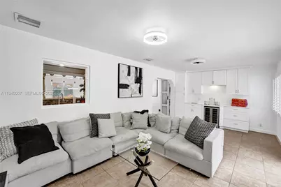 2101 NE 25th St, Wilton Manors, FL 33305 - Photo 30