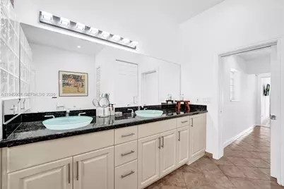 2101 NE 25th St, Wilton Manors, FL 33305 - Photo 48