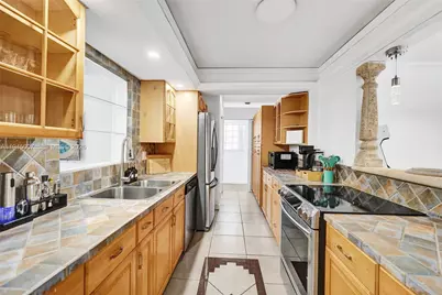 2101 NE 25th St, Wilton Manors, FL 33305 - Photo 16
