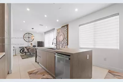 6810 NW 103rd Pl, Doral, FL 33178 - Photo 4