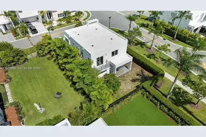 6810 NW 103rd Pl, Doral, FL 33178 - Photo 10