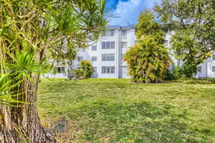 441 NE 195th St, Miami, FL 33179 - Photo 14