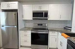 441 NE 195th St, Miami, FL 33179 - Photo 4