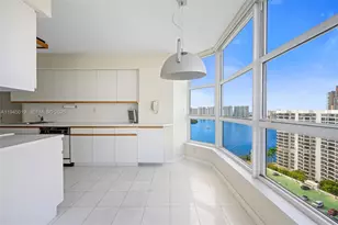 19101 NE 36th Ct, Aventura, FL 33180 - Photo 10
