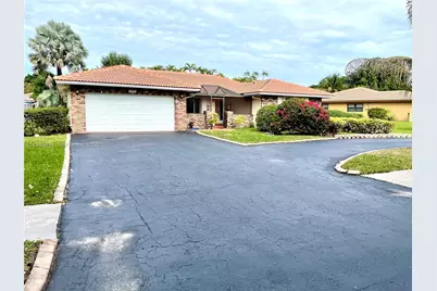 10001 NW 11th Mnr, Coral Springs, FL 33071 - Photo 4