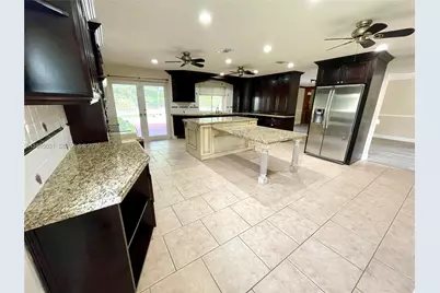 10001 NW 11th Mnr, Coral Springs, FL 33071 - Photo 8