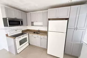 101 NE 41st St, Oakland Park, FL 33334 - Photo 12