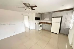 101 NE 41st St, Oakland Park, FL 33334 - Photo 1