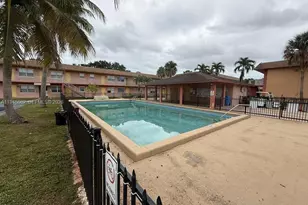 101 NE 41st St, Oakland Park, FL 33334 - Photo 16