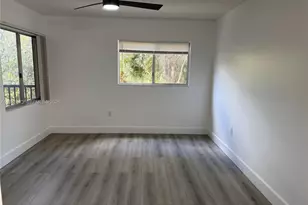 900 SW 142nd Ave, Pembroke Pines, FL 33027 - Photo 14