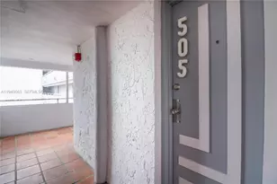 1650 NE 115th St, Miami, FL 33181 - Photo 4