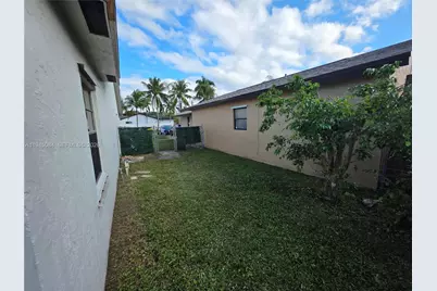 5307 NW 93rd Ave, Sunrise, FL 33351 - Photo 14