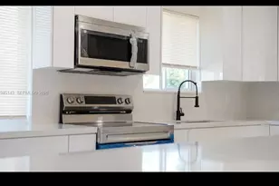 973 NW 8th St, Homestead, FL 33030 - Photo 6