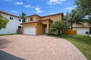 4124 NE 30th St, Homestead, FL 33033 - Photo 2