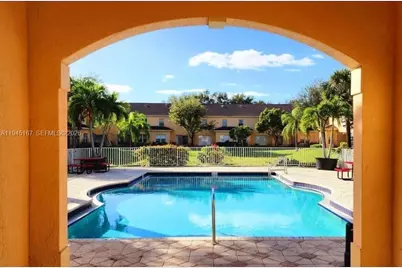 501 Talia Cir, Palm Springs, FL 33461 - Photo 2