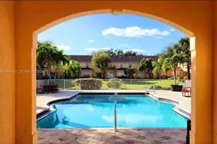 501 Talia Cir, Palm Springs, FL 33461 - Photo 2