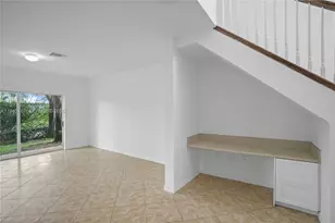 501 Talia Cir, Palm Springs, FL 33461 - Photo 4