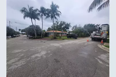 1300 Marseille Dr, Miami Beach, FL 33141 - Photo 2