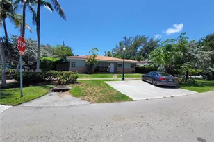 1300 Marseille Dr, Miami Beach, FL 33141 - Photo 1