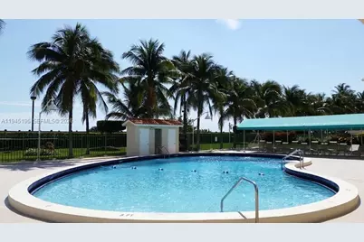 2899 Collins Ave #1620, Miami Beach, FL 33140 - Photo 40