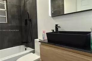 1001 SW 98th Ave, Pembroke Pines, FL 33025 - Photo 4