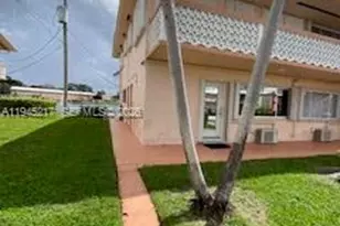 925 SW 11th Ave, Hallandale Beach, FL 33009 - Photo 12