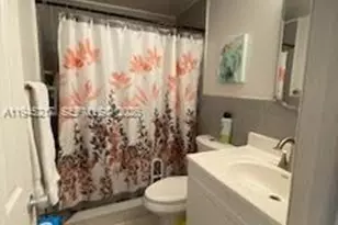 925 SW 11th Ave, Hallandale Beach, FL 33009 - Photo 8