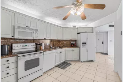 7507 La Paz Blvd #407, Boca Raton, FL 33433 - Photo 10