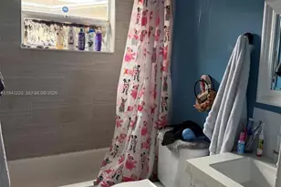 19123 NW 35th Ave, Miami Gardens, FL 33056 - Photo 4