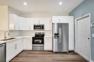 1978 Madeira Dr, Weston, FL 33327 - Photo 6