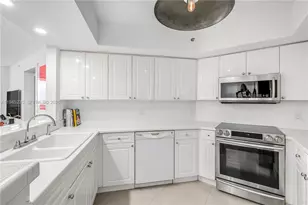 1800 Sunset Harbour Dr, Miami Beach, FL 33139 - Photo 12