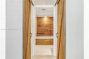 1800 Sunset Harbour Dr, Miami Beach, FL 33139 - Photo 18