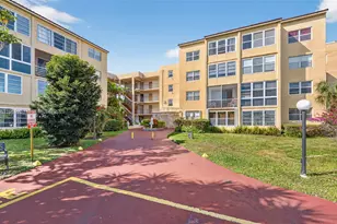 2801 Somerset Dr, Lauderdale Lakes, FL 33311 - Photo 20