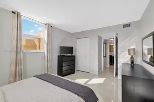 2801 Somerset Dr, Lauderdale Lakes, FL 33311 - Photo 14