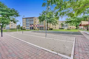 2801 Somerset Dr, Lauderdale Lakes, FL 33311 - Photo 30