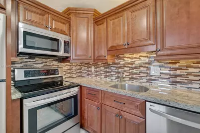 2801 Somerset Dr #408, Lauderdale Lakes, FL 33311 - Photo 10